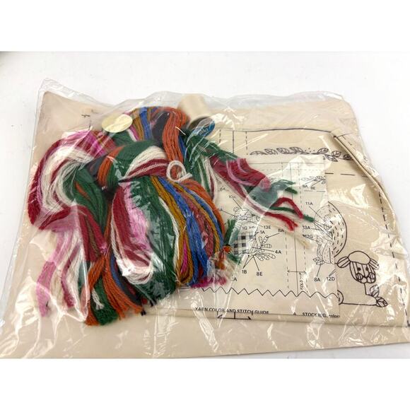 Creative Circle Needlecraft Kit Treasure Bags 2121 Vintage 1979 - 4 Designs - Picture 4 of 8